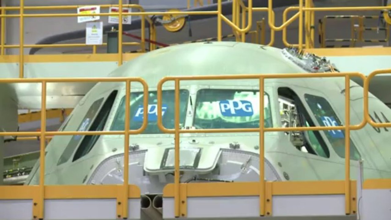 Airbus delivers first A400M military plane