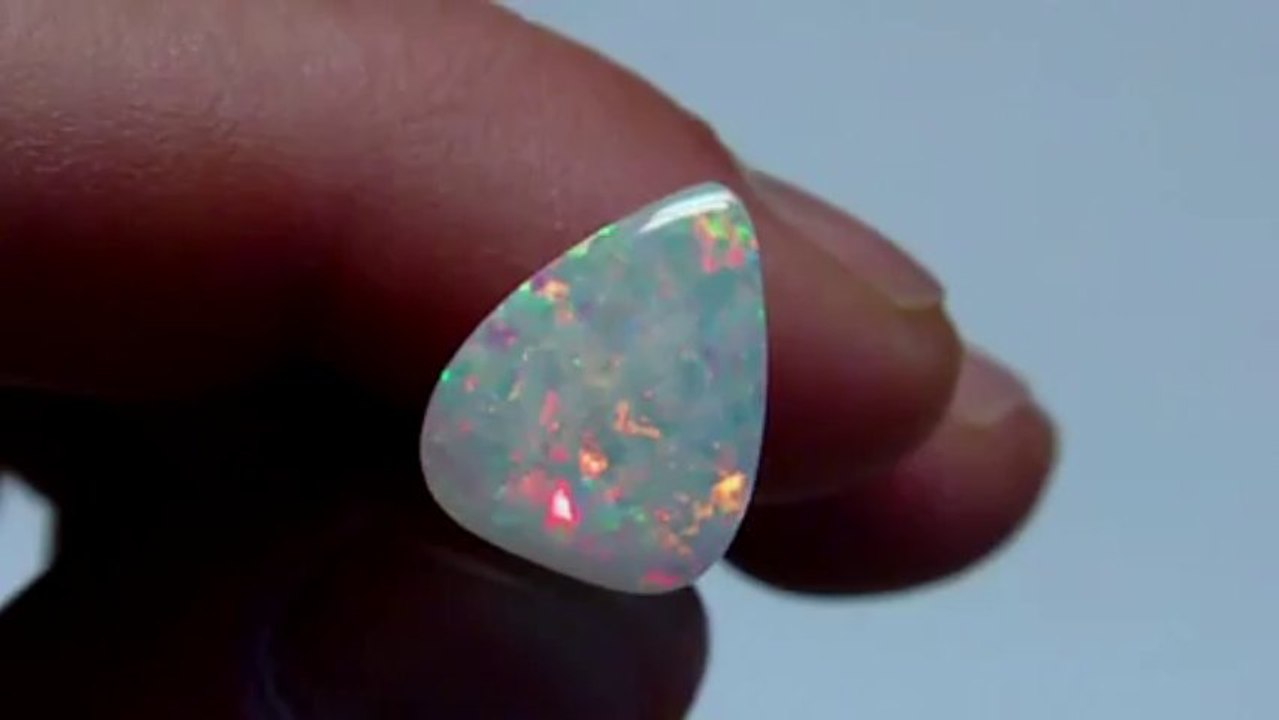 OC309 opale blanche coober pedy australie - OPAL ORION .AVI