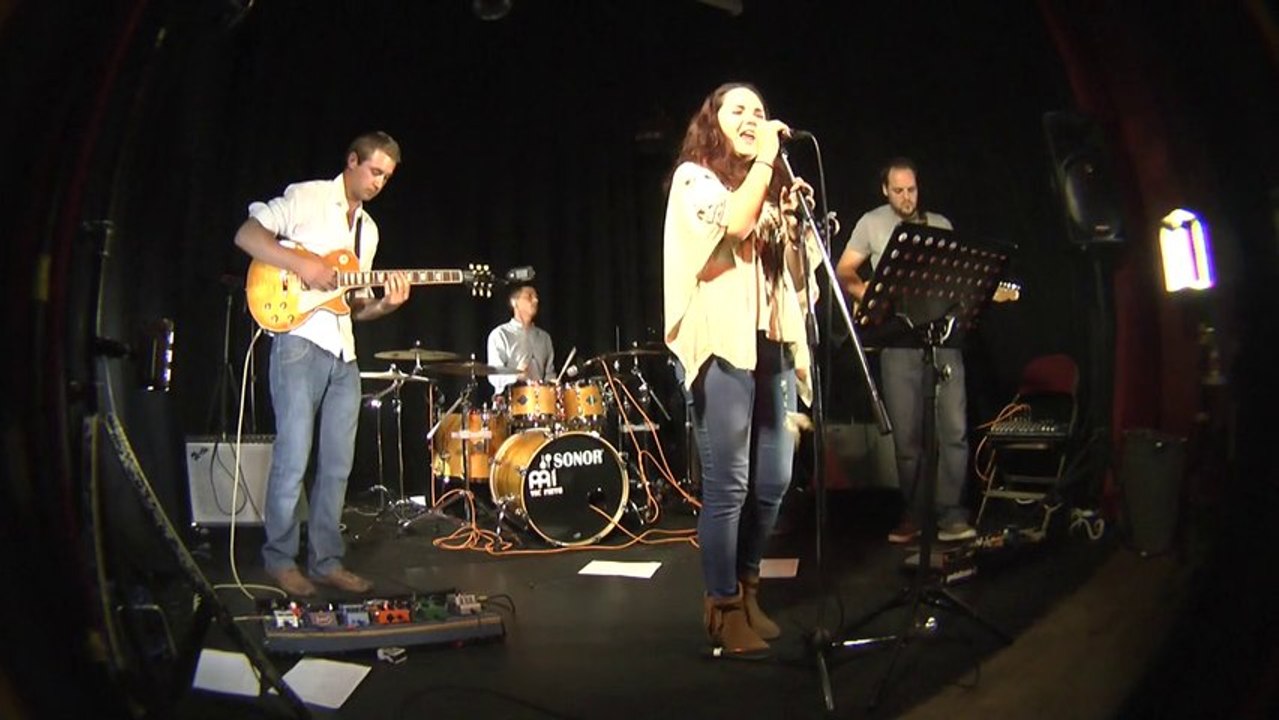 Chloee Christmas - Live And Breath