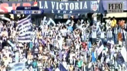 Perù - Supergol in spaccata da fuori area di Guevgeozian!