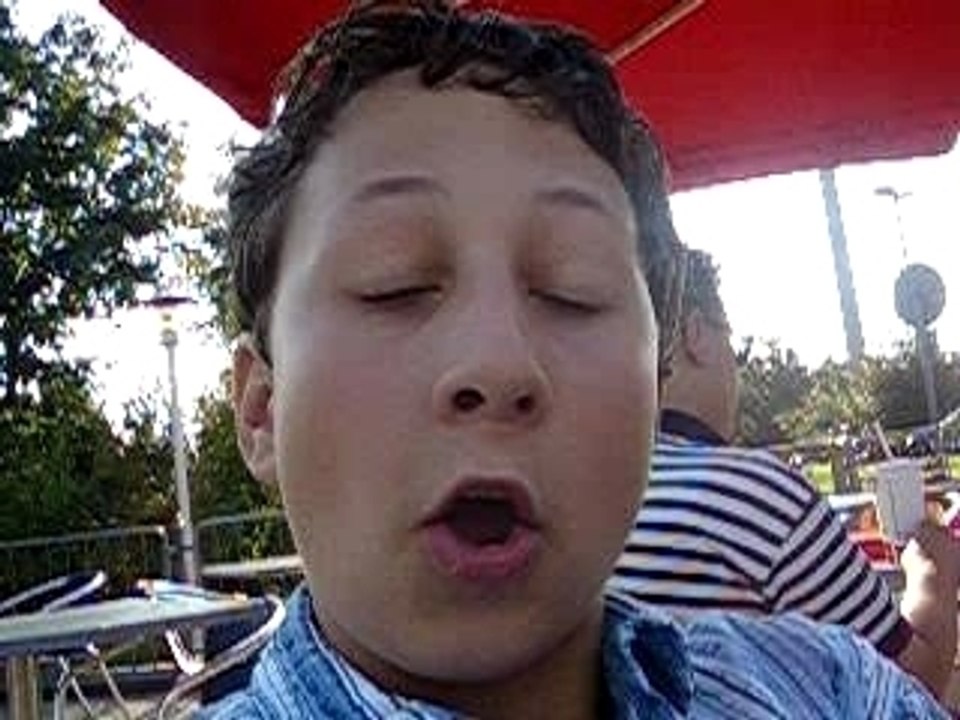 Wie esse ich einen Cheesbürger