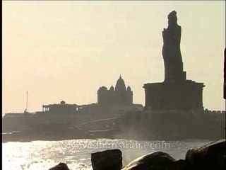 Thiruvalluvar statue as seen from Kanyakumari Beach