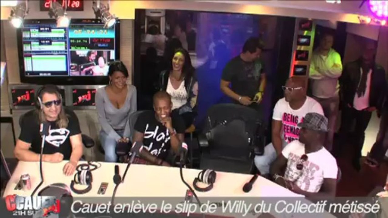 Cauet enlève le slip de Willy du Collectif métissé - C'Cauet sur NRJ