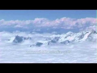 Kangchenjunga peak lies along Indo-Nepal border