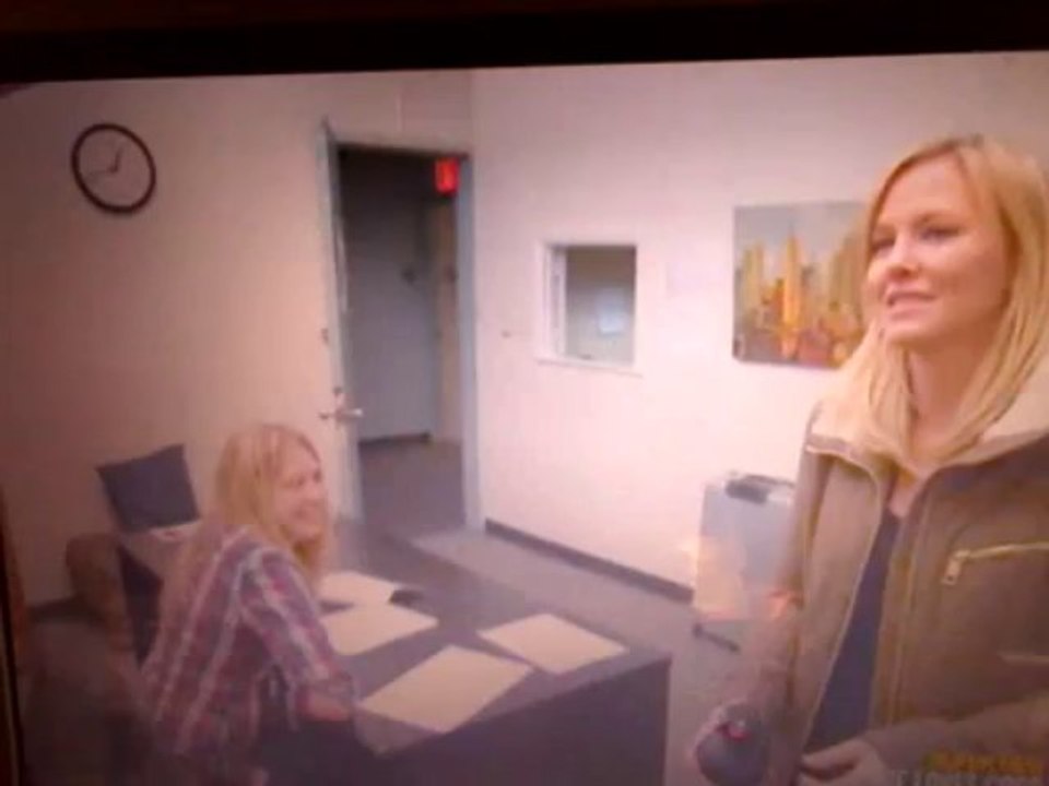 Kelli Giddish on Ice Loves Coco