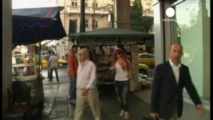 Miembros del partido griego Amanecer Dorado ante los...