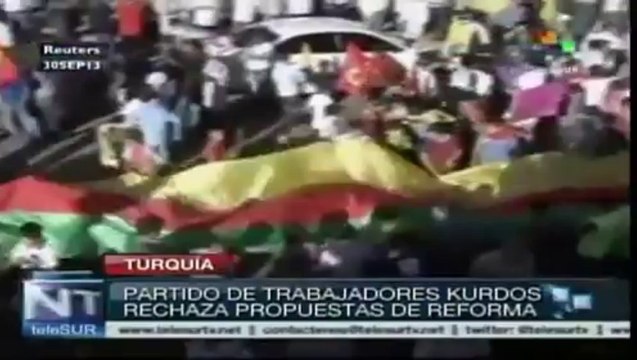 Miles de kurdos exigen libertad para su líder Abdullah Öcalan