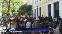 Grèce: quatre députés néonazis devant la justice