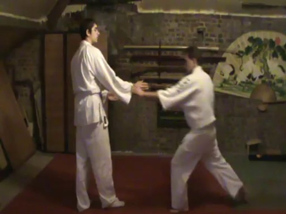 Ai hanmi tettsui uchi (uchi komi)