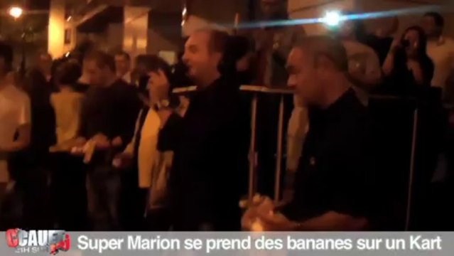 Super Marion se prend des bananes sur un kart - C'Cauet sur NRJ