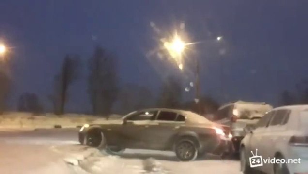 Crazy drivers on icy roads!! Winter Car Accidents Compilation