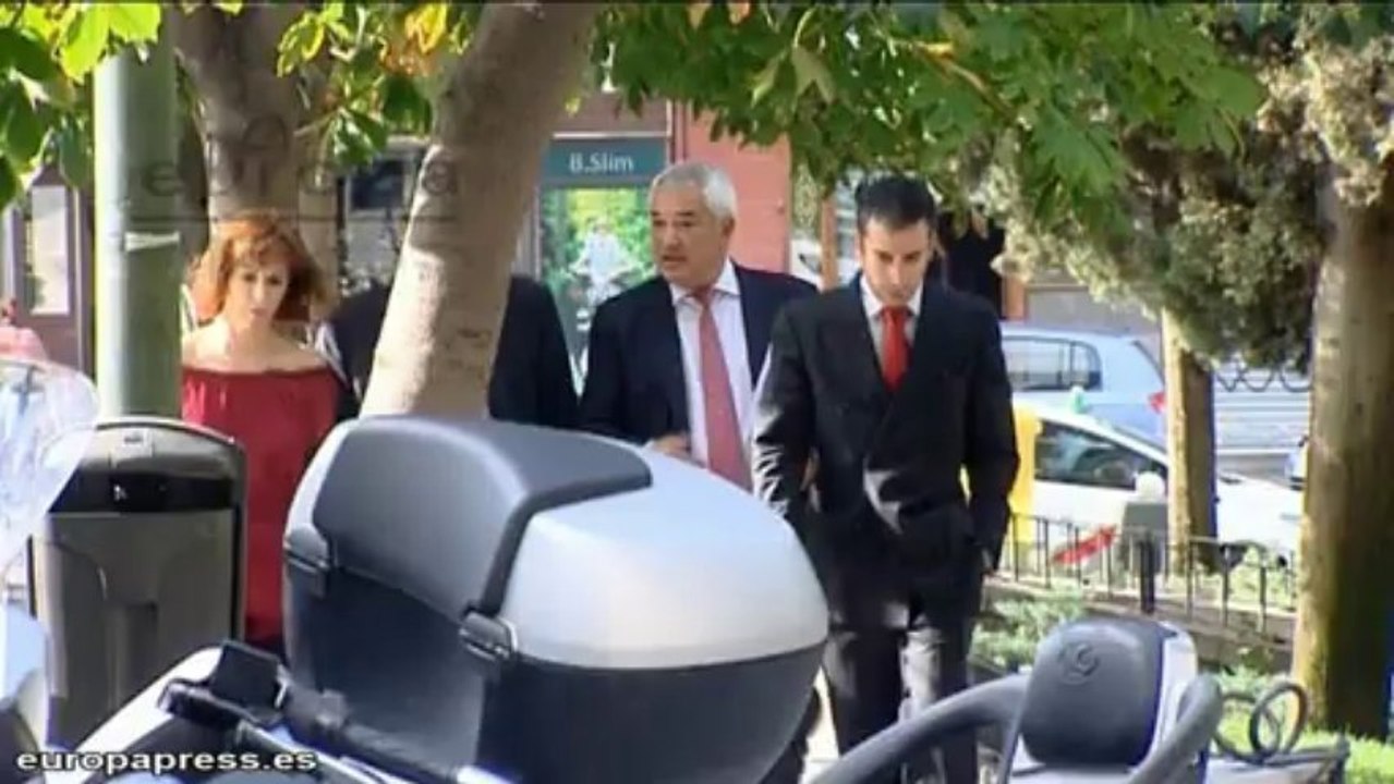 El juez Elpidio pide aplazar la causa abierta en su contra