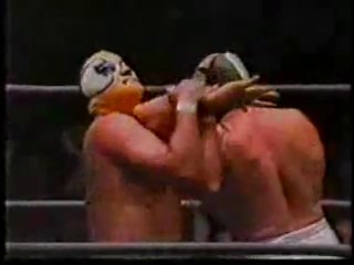 Mil Mascaras vs El Halcon  ( campeonato ) 1978 Japan.