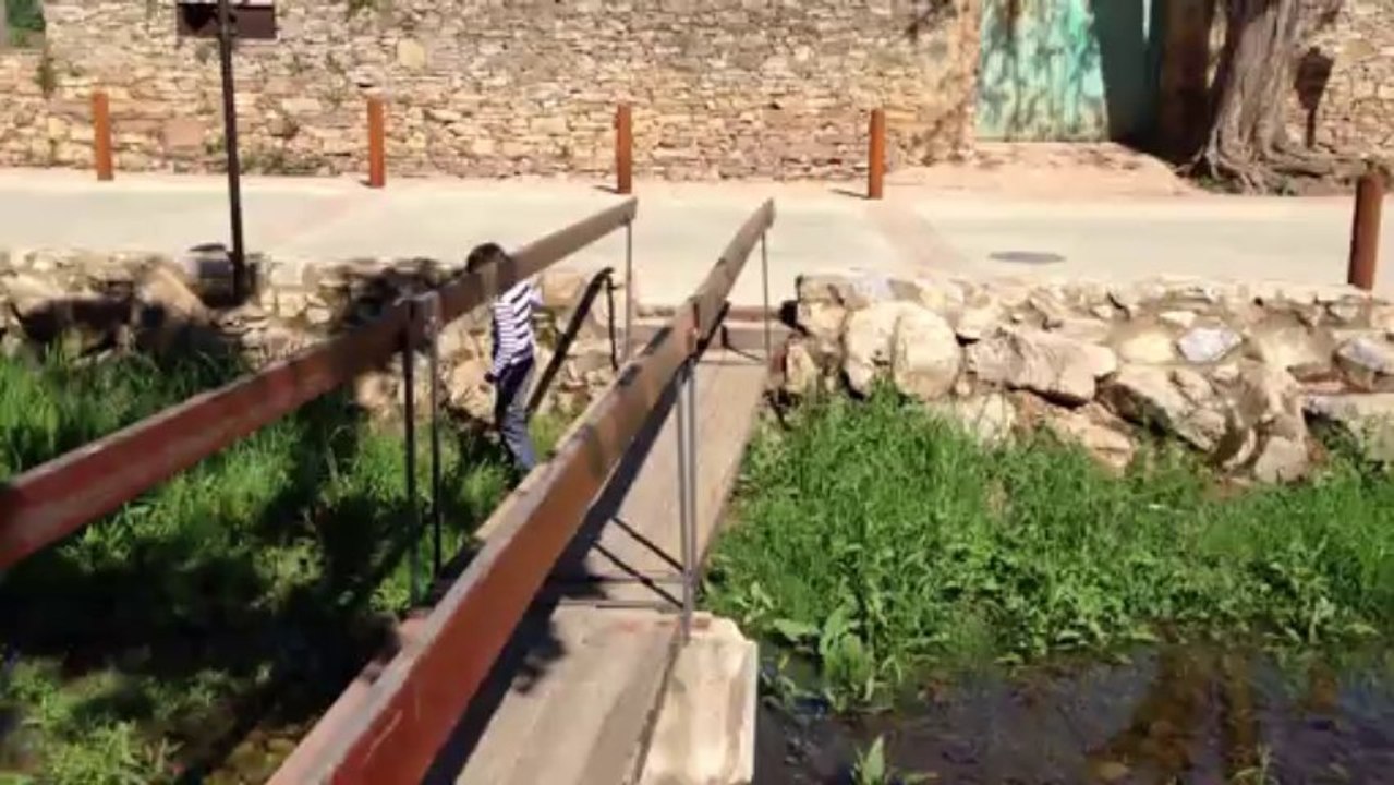 ESPAGNE 2013 : Village isolé 04 Pouic mini marécage