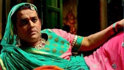 Ravi Kishan Debuts As Women In Bullet Raja !