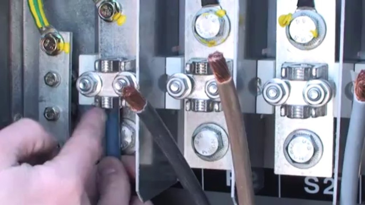 Comment installer un groupe électrogène R90C3 ou R110C3 ou R135C3 ou R165C3 ou R220C3 ou R275C3 ou R330C3 ?