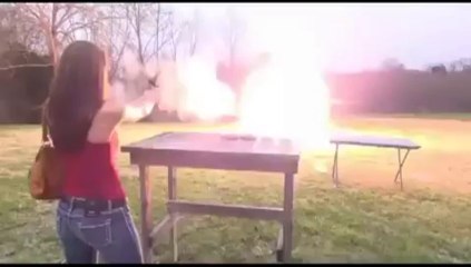 BİR BAYANDAN SİLAH ATIŞI   SON SİLAHA DİKKAT