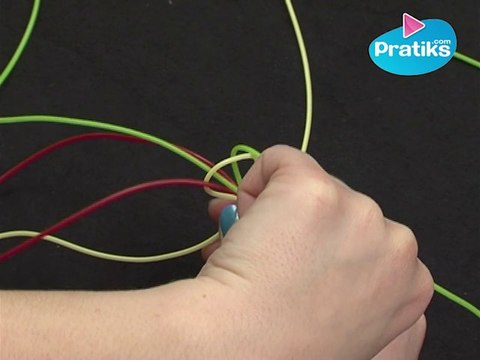 ¿Cómo hacer un escubidú con 6 hilos?