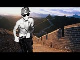 Justin Bieber in China: Gets carried up the Great Wall!