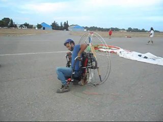 Exhibition de vol au paramoteur à Sidi Bel abbes