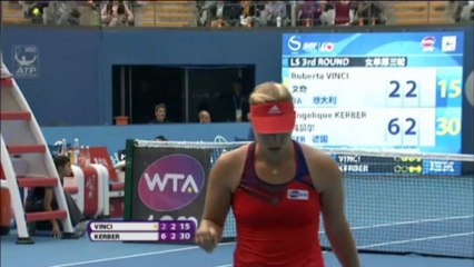 Kerber defeats Vinci to reach quarters