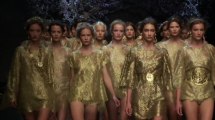 Noir, sport, glitter : les 3 tendances de la Fashion Week