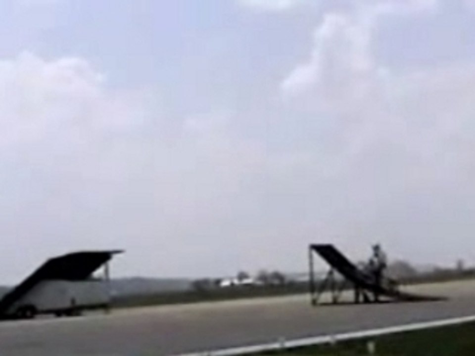 acrobaties_avion_moto_saut