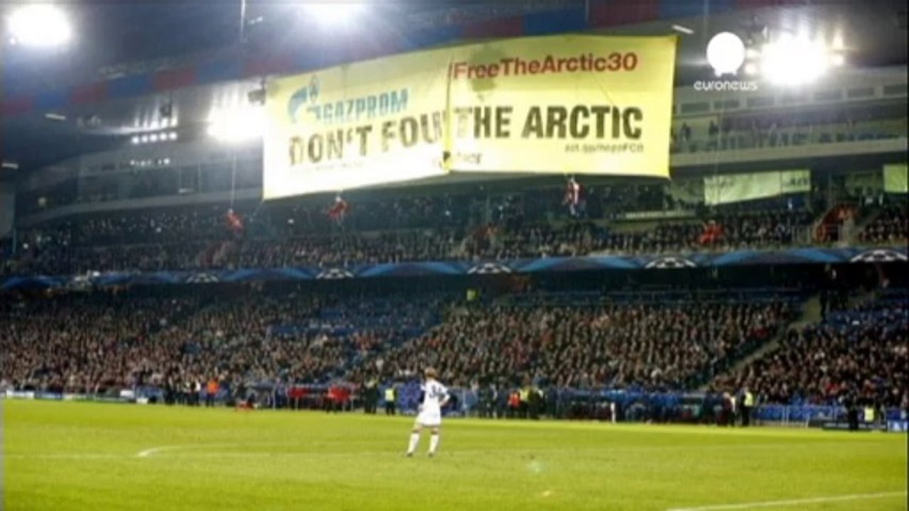 Russia: all 30 Greenpeace activists charged with 'piracy'