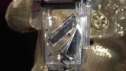 Esto es lo que pasaría si metes un iPhone 5S y un iPhone 5C a la licuadora