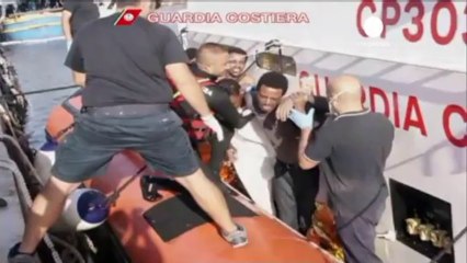 La tragedia de Lampedusa enciende el debate sobre la...