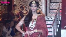 Sonam Kapoor flaunts her assets