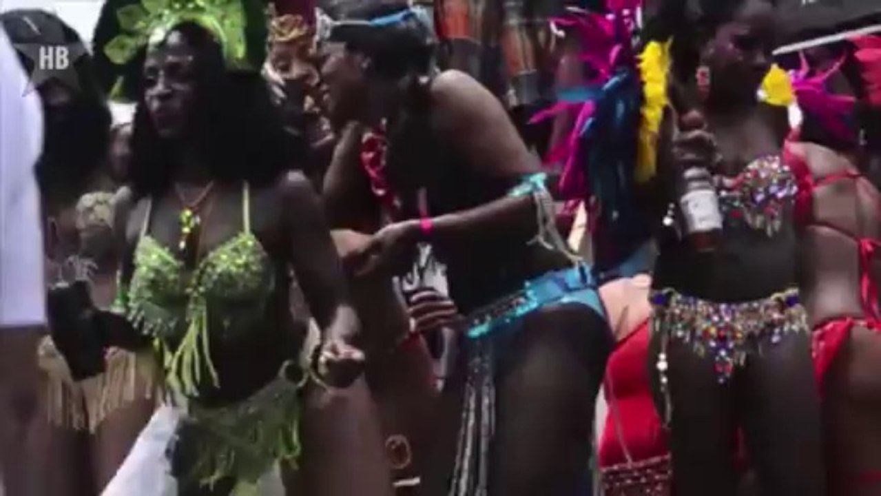 Rihanna Teaches Miley Cyrus How To Twerk -- Vanessa Hudgens & Nicki Minaj Can Stay Away