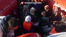 Siracusa - Sbarco di 117 migranti siriani (03.10.13)