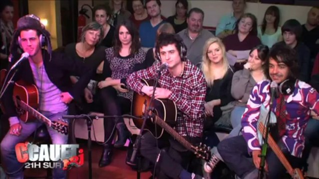 Les BB Brunes mettent les fringues pourries de Piètre - C'Cauet sur NRJ