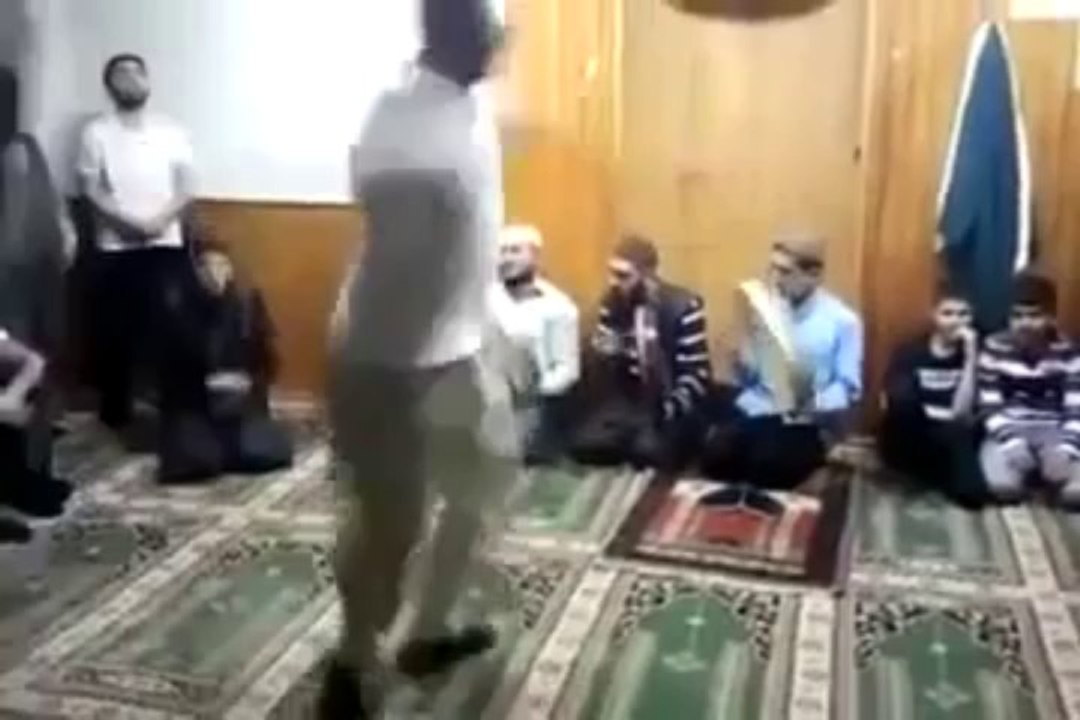 Zikir Çekerken Uçuşa Geçmeye Çalışmak Tarikat ı Pervaniye)
