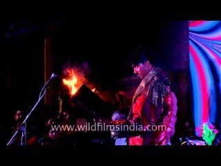 Special performance by Magician : at Dilli Haat