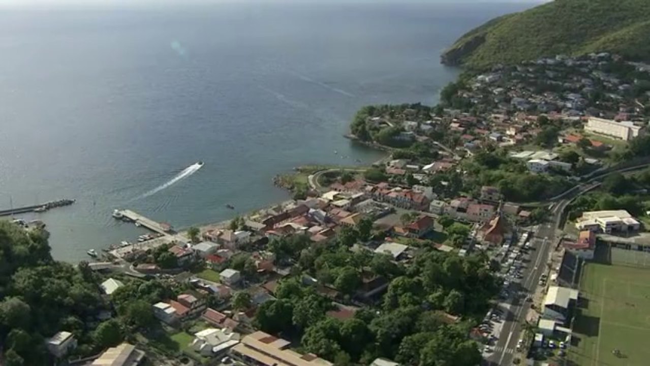 Ville de Case-Pilote : Bourg et bateaux de plongeurs