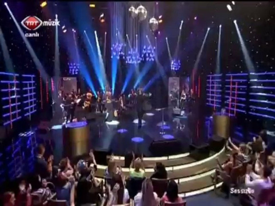 Cengiz Kurtoğlu ( Sessizce TRT 01 Ekim 1/3 )