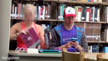 Il sort sa Game Boy en pleine bibliothèque et joue à fond!!