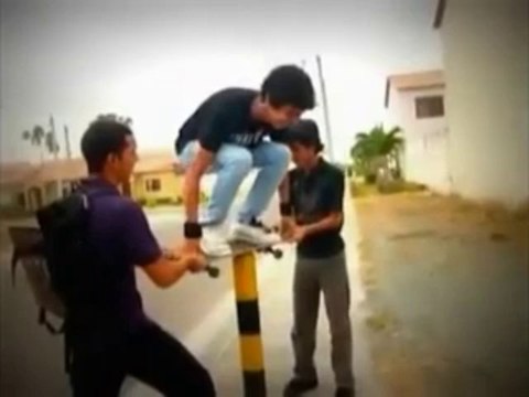 En équilibre sur un skate et un poteau... Fail!! Les Boules!!