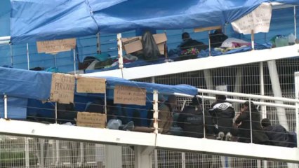 França tenta resolver impasse com sírios