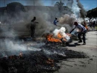 el francotirador contra revoltosos y los que hacen huelgas