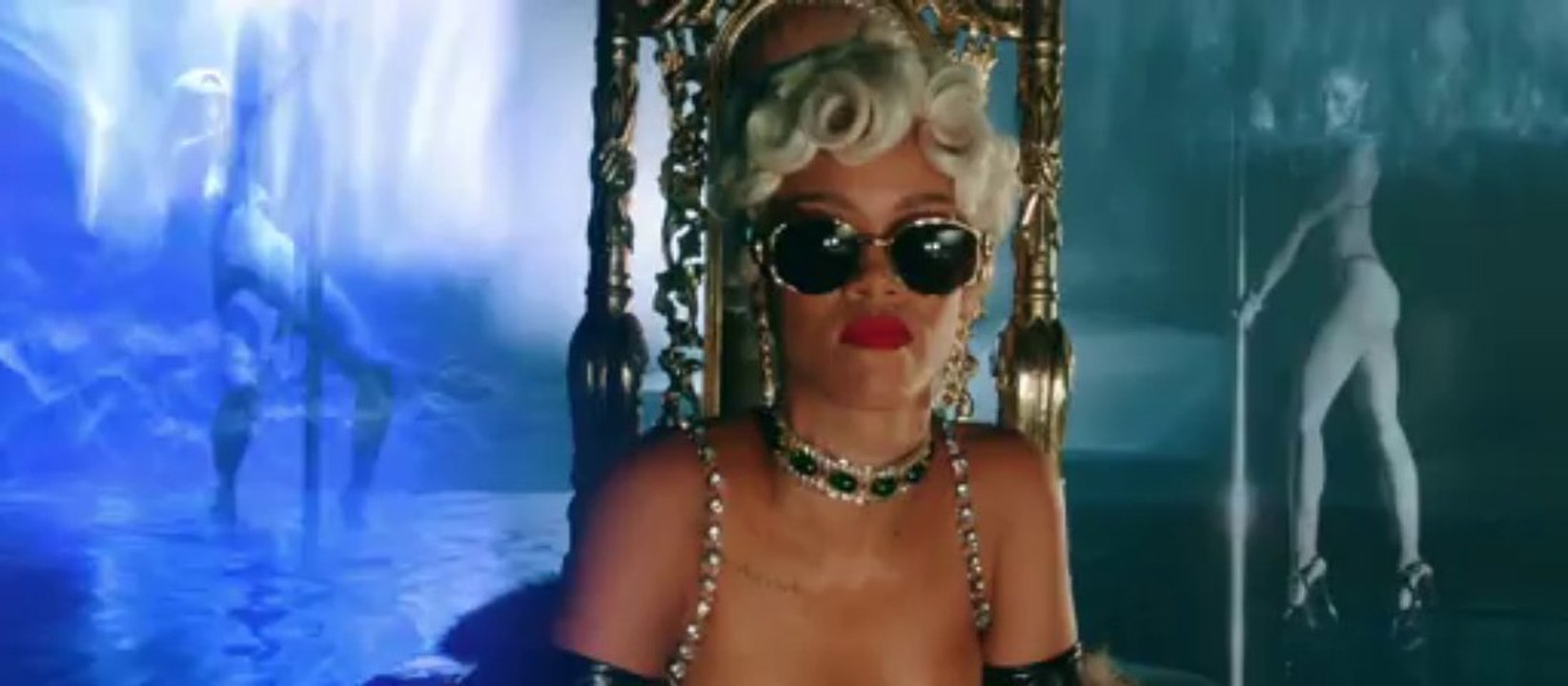 Rihanna - Pour It Up
