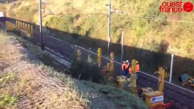 Pose d'un pont sur la voie Sable-Le Mans - Le trafic ferroviaire arrête depuis hier soir 23 h