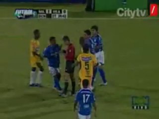 Record! Espulso dopo 8 secondi!