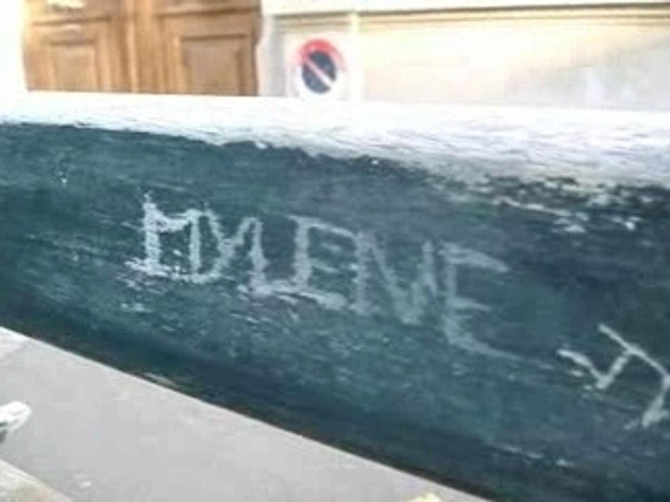 Deux fans et un banc....