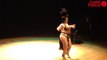 Un striptease rétro contre le cancer du sein - Des effeuilleuses sur la scène de l'Estran