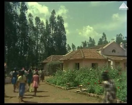 Naan Yean Piranthen - NAAN YEN PIRANTHAEN (1972)