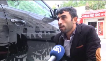 Kirli otomobilleri tabloya dönüştürüyor