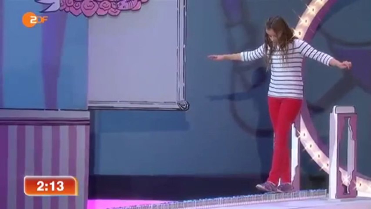 Wetten Dass..?! LIVE 05.10.2013 - Kinderwette 'Lippenpflegestift' [HQ-TV_480p]